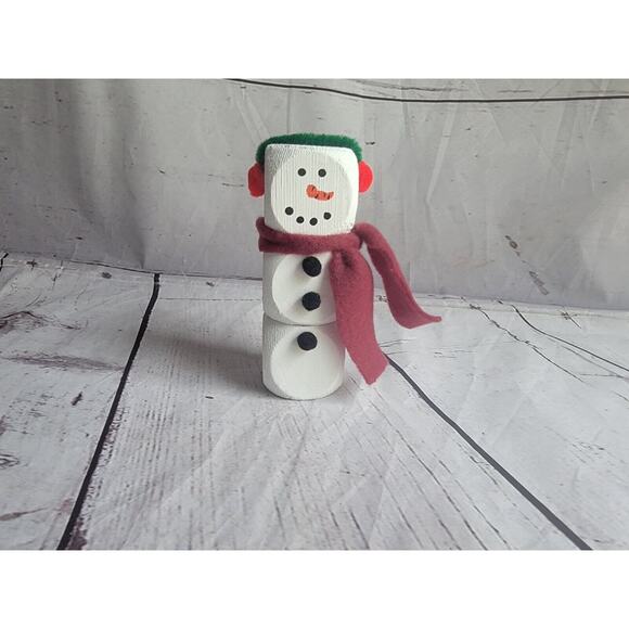 Wooden Handmade Snowman Winter Tiered Tray Home Decor Shelf Sitter Green Red - Picture 1 of 6